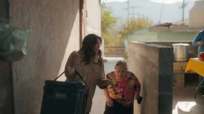 She's been feeding
hungry truck drivers - Eva Longoria: Searching for Mexico