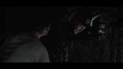- She's coming apart.
- Wait! - Lord Jim