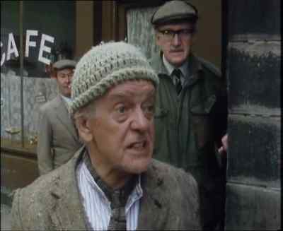 She's coming. - Last of the Summer Wine