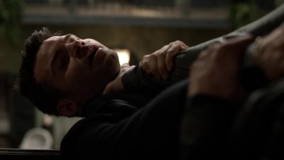 She's controlling you. - The Originals