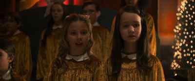 She's crying. - The Best Christmas Pageant Ever