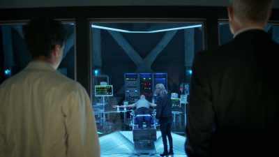 She's dying.
She won't last the week. - The Crossing