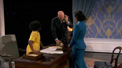 She's eleven.
Goodbye, Mr. President. - Annie Live!
