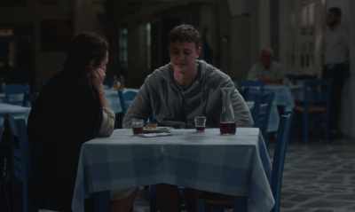 -She's fat.
-[gasps] - The Lost Daughter