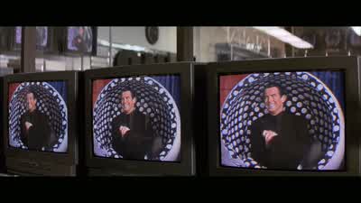 She's flirting with him. - Mars Attacks!
