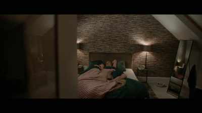 -She's funny, beautiful, smart.
-Yeah. - Close to Me