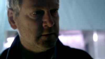 She's getting my shirt! - Wallander