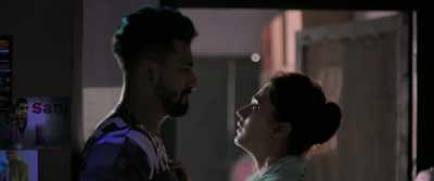 She's getting treated right here - Manmarziyaan