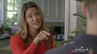 She's going to expect stuff
like that, like handmade. - Christmas in Evergreen: Letters to Santa