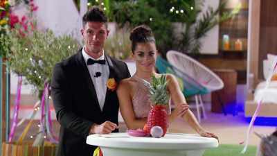 She's got an amazing arse - Love Island