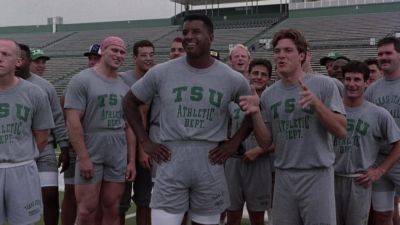 She's got some foot MCKENZIE Yeah yeah - Necessary Roughness
