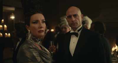 She's here. I can feel it. - Cruella