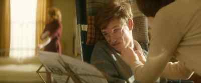 She's here. - The Theory of Everything