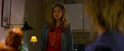 She's hurting. When
I hugged her just now, - The Extraordinary Journey of the Fakir