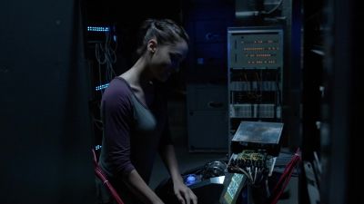 She's in. - The 100