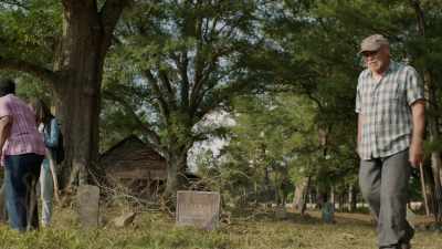 - She's joking about the snakes in trees, right?
- (LAUGHS) - The Immortal Life of Henrietta Lacks