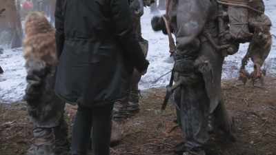 She's, like, dragging it. - Game of Thrones: The Last Watch