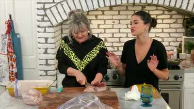 - She's like, "Everybody just stop." - Selena + Chef