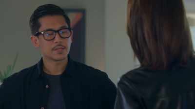 She's even linked
to a display in my glasses, - Leverage: Redemption