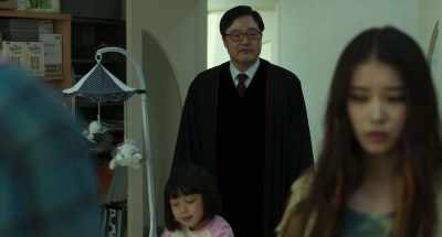 She's looking for a baby. Named woo-sung. - Broker