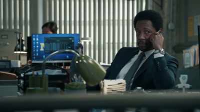 - She's made you a priority.
- Am I a priority to you too? - The Equalizer