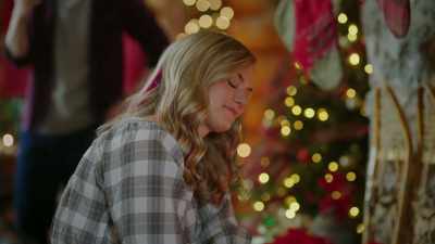 - She's nice.
- Yeah, - Unwrapping Christmas: Olivia's Reunion