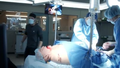 She's not breathing! - The Resident