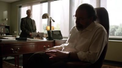 She's not getting on any plane. - Homeland