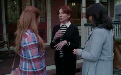 She's not gonna be
swayed from doing her job - Aurora Teagarden Mysteries: Haunted By Murder