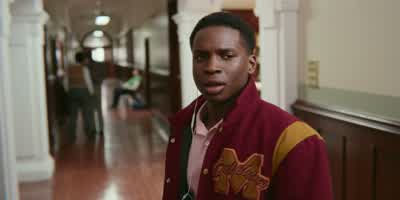 She's not gonna text you. - Sex Education