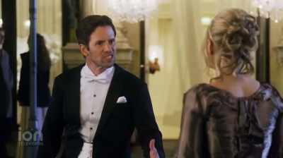 She's not just pretending
to be nice, - Best Christmas Ball Ever!