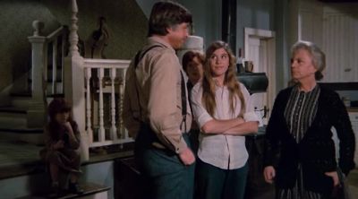 She's not upstairs. - The Waltons