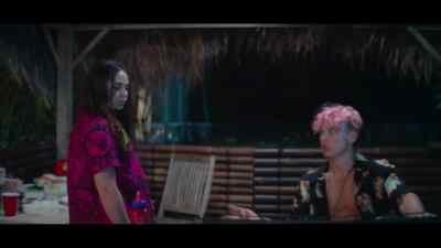 She's not workin'. - Surviving Summer