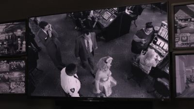 She's on her way. - Twin Peaks