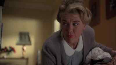 She's picking it up. - Unstrung Heroes