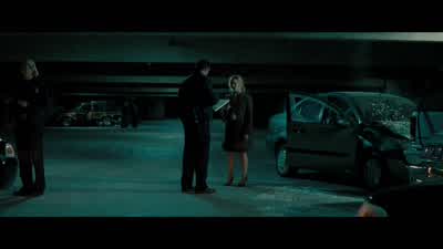 - She's right over there. - Drag Me to Hell