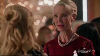She's someone
that people really admire. - Entertaining Christmas