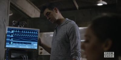 She's stable. - Travelers