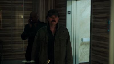 She's still not answering her phone. - Lethal Weapon