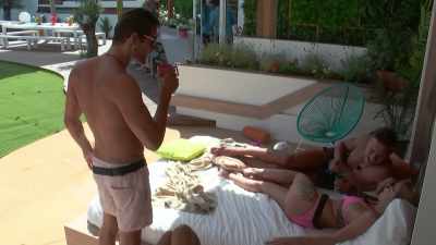 She's stressing my head out
anyway, you can take
her for now. - Love Island