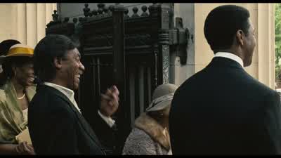 She's the most beautiful bride I've ever seen. - American Gangster
