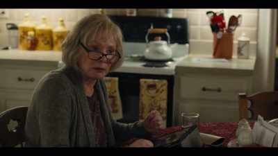 She's the mother.
She'll get custody. - Mare of Easttown