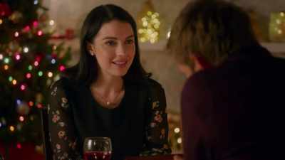 She's the one who passed down - A Sweet Christmas Romance