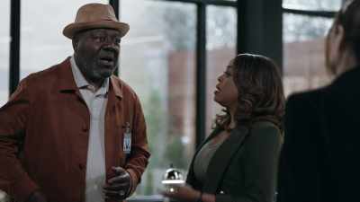 She's the SAC from D.C.
Candace, this is my... - The Rookie: Feds