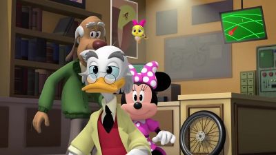       She's turning back now, - Mickey and the Roadster Racers
