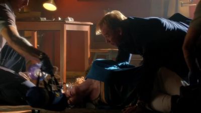 She's unconscious. Right
away! Hurry. Fast, please. - CSI: Miami