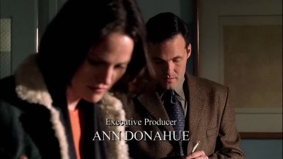 She's warm. - CSI: Crime Scene Investigation