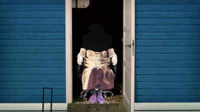 She's wearing slippers,
a house coat, - The Lady and the Dale