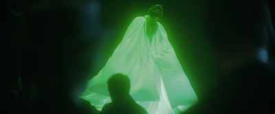 She's wonderful, isn't she?
The dancer. - Radioactive