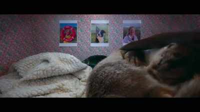 She's wriggling around. - Billy & Molly: An Otter Love Story